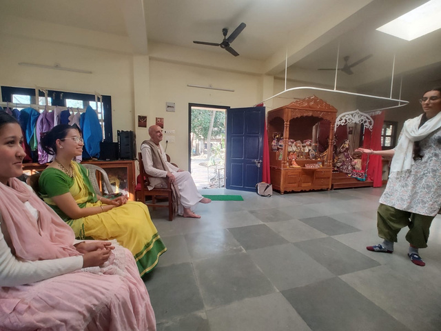 Drama workshop with teacher